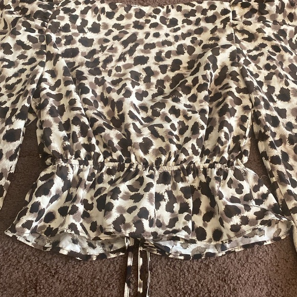 Topshop Animal print long sleeved crop top - Picture 7 of 7